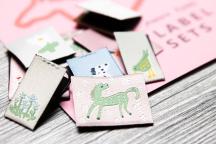 Designer set woven labels 'Of Horses and Flowers' by Annika Klaas - Item no. 9301