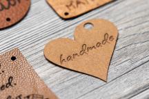 FloraPap heart-shaped tag with 'handmade' text - Item no. 3003
