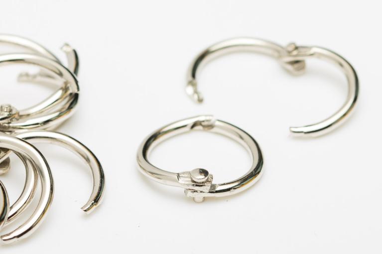 Hinged rings silver, Ø inside 14mm (Item number 2111)