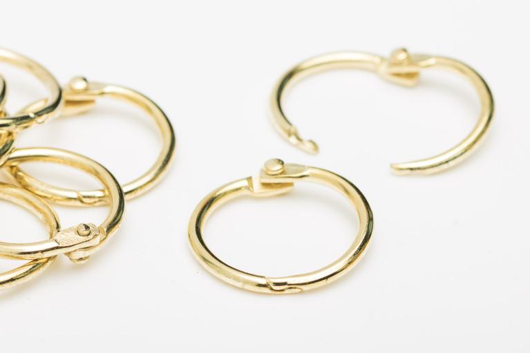 Hinged rings gold, Ø inside 19mm - Item number 2112