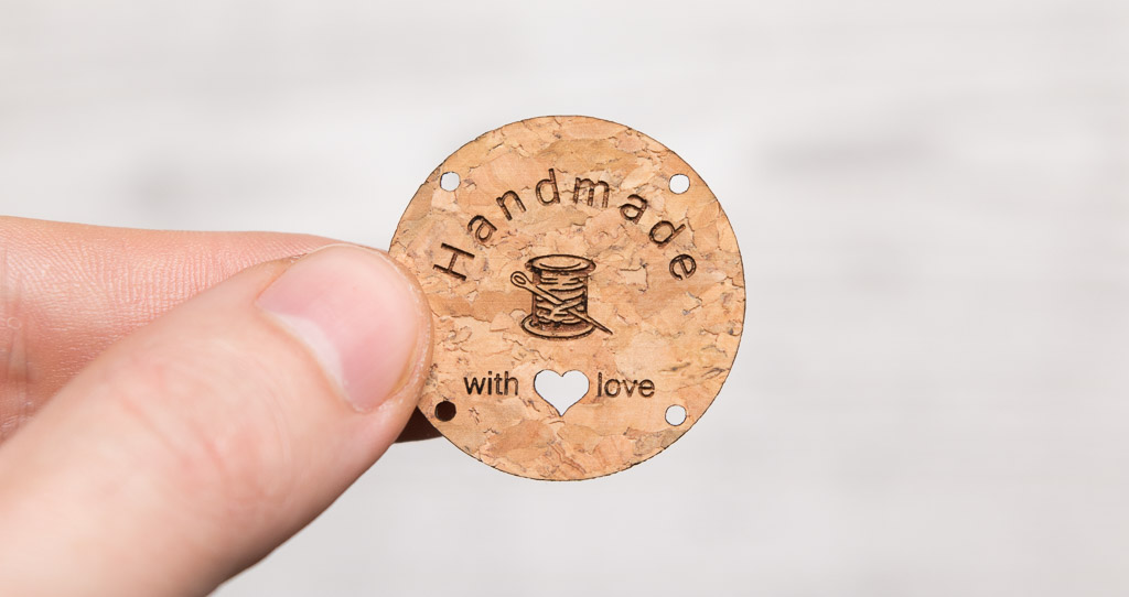 Handmade cork label, round with heart cut-out